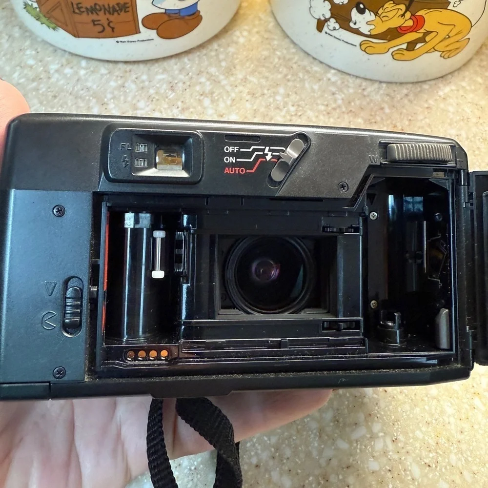 Pentax IQ Zoom 70 Black Macro 35mm Compact Point and Shoot with strap Camera